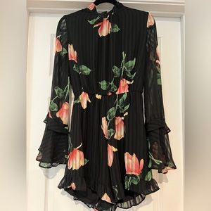 Lulu’s Talking Sweet Black Floral Romper - Medium NWT